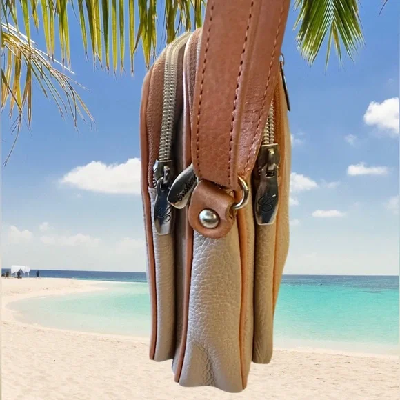 Cristina in Pell Tan Pebbled Leather Crossbody Made in Italy - Picture 5 of 16